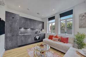 Living area - The Snug Spot in Bromley (Greater London)