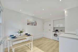 Private kitchen - The Comfy Spot in Bromley (Greater London)