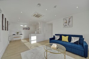 Living area - The Comfy Spot in Bromley (Greater London)