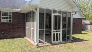 Exterior - Beautiful 3-bedroom, pet-friendly house in historic Oxford, MS (Oxford)