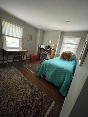 Room - Creekside home in the shadows of Aronomink Golf Club, Newtown Square (Newtown Square)