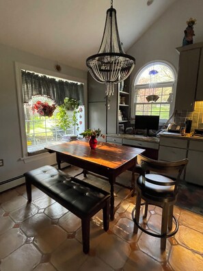 Dining - Creekside home in the shadows of Aronomink Golf Club, Newtown Square (Newtown Square)