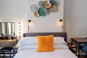 2 bedrooms, iron/ironing board, free WiFi, bed sheets - Luxury Victorian Terrace Inside City Walls (York)