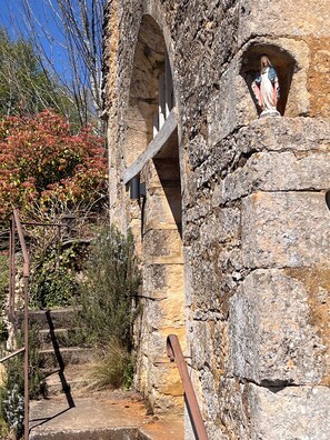 Property grounds - An unusual night in a renovated chapel * Private garden * Near Sarlat (Carsac-Aillac)