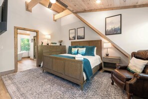 5 bedrooms, iron/ironing board, travel cot, WiFi - NEW Luxury Cabin for 12 w Hot Tub & Game room (Sevierville)