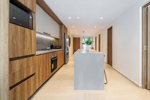Fridge, microwave, oven, stovetop - w* | Welcoming 2BR w/ Private Terrace in Hipodromo (Ciudad de México)