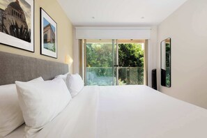 2 bedrooms, iron/ironing board, WiFi, bed sheets - w* | Welcoming 2BR w/ Private Terrace in Hipodromo (Ciudad de México)