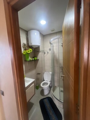 Handtücher, Seife, Toilettenpapier
