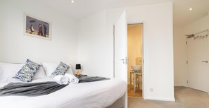 2 chambres, fer et planche à repasser, Wi-Fi gratuit, draps fournis