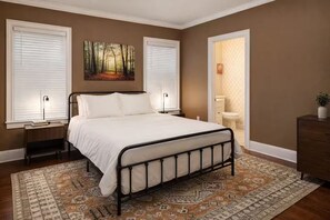 3 bedrooms, iron/ironing board, WiFi, bed sheets - Walkable Neighborhood • King Bed • Near Downtown (Atlanta)
