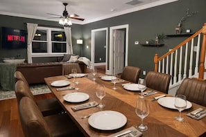 Dining - Walkable Neighborhood • King Bed • Near Downtown (Atlanta)