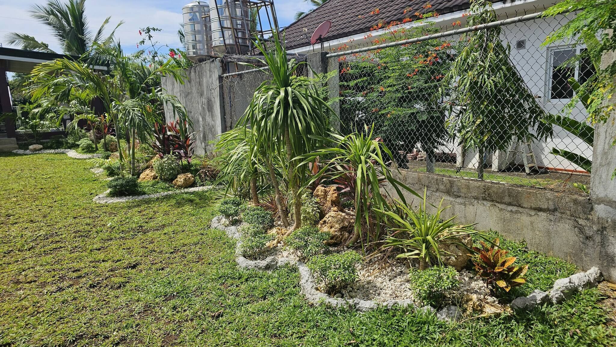 House, 2 Bedrooms, Smoking, Balcony | Garden