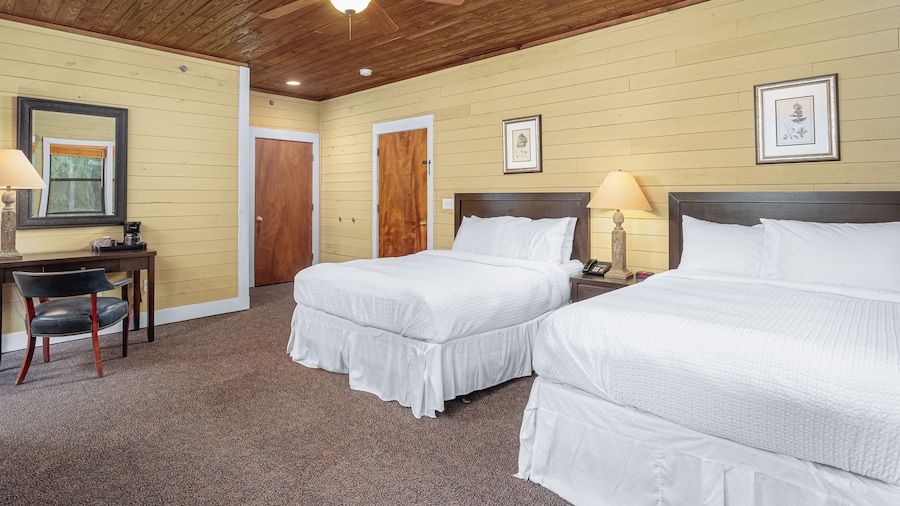 Creekside Lodge At Lake Martin