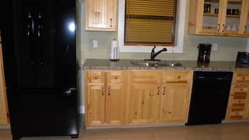 Grand Suite, Lake View | Private kitchen