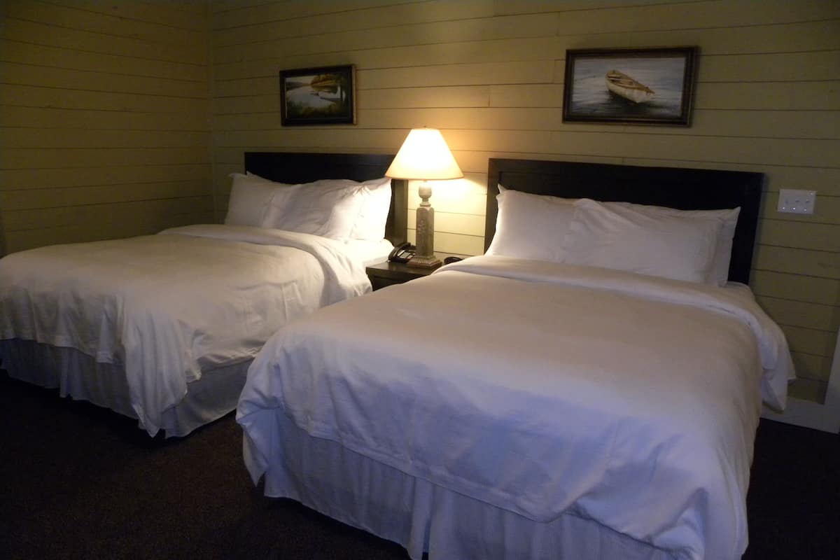 Deluxe Double Room Single Use, Partial Lake View