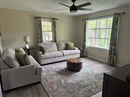 Home in Manchester with 3 bedrooms!