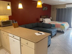 1 bedroom, in-room safe, free WiFi, bed sheets - Ocean front studio F7 at Sand Dollar Resort in Hato, Bonaire N. A. (Kralendijk)