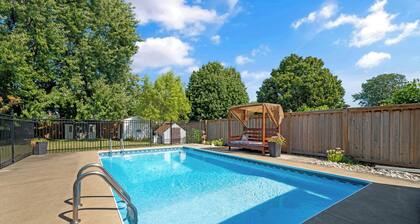 Tranquil poolside retreat! Basement with 2 rooms! Close to Niagara Falls.