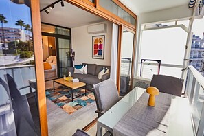 Outdoor dining - LUNARIS - next to Yumbo, new and modern (Maspalomas)