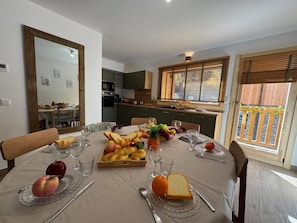 Dining - Chalet, balcony, fireplace or stove, tv, 108m², Vars (Vars)