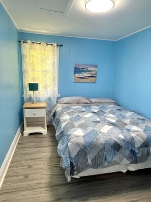 Room - Elgin cottages are on prime location for the beach, trails, parks & restaurants. (Port Elgin)