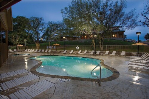 New Braunfels | Family River Escape | Pool + River | 3BR Sleeps 8