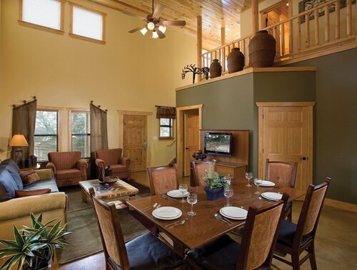 New Braunfels | Family River Escape | Pool + River | 3BR Sleeps 8