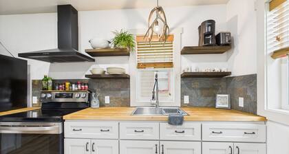Soothing 1-bedroom house in Lewistown. Pet Friendly Extended Stay