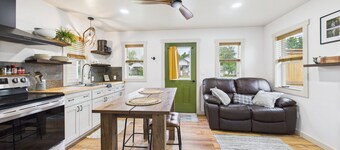 Soothing 1-bedroom house in Lewistown. Pet Friendly Extended Stay