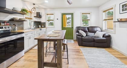 Soothing 1-bedroom house in Lewistown. Pet Friendly Extended Stay