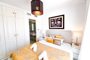 3 bedrooms, iron/ironing board, travel crib