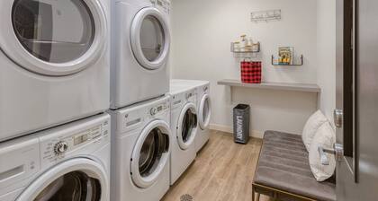 Portland | Easy Riverfront Retreat | Downtown + River