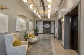 Interior - Portland | Urban River Retreat | Downtown + River (Portland)