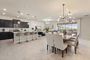 Dining - 10 BD/ 8 BA/ Windsor Island (2120 LC) (Davenport)