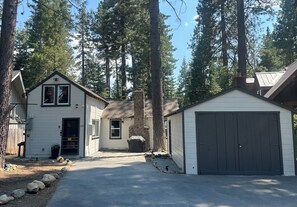 Exterior - Newly remodeled 3-bedroom cabin in Tahoe City with premier beach access. (Tahoe City)
