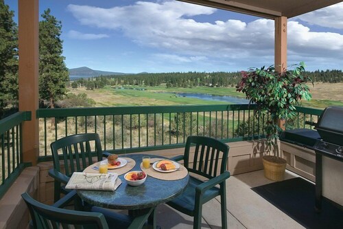 Klamath Falls | Romantic Golf Retreat | Pool + Golf