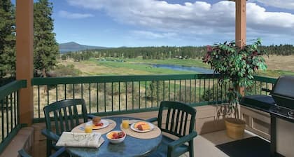 Klamath Falls | Romantic Golf Retreat | Pool + Golf