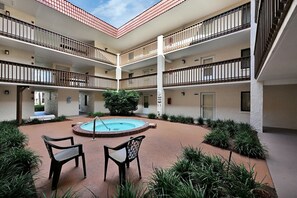 Outdoor spa tub - Beachside Condo Resort Sleeps 6 in Beautiful St Augustine! (St. Augustine)