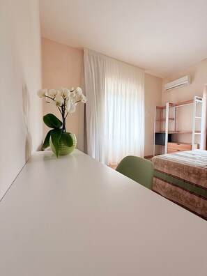 5 habitaciones, internet y ropa de cama 