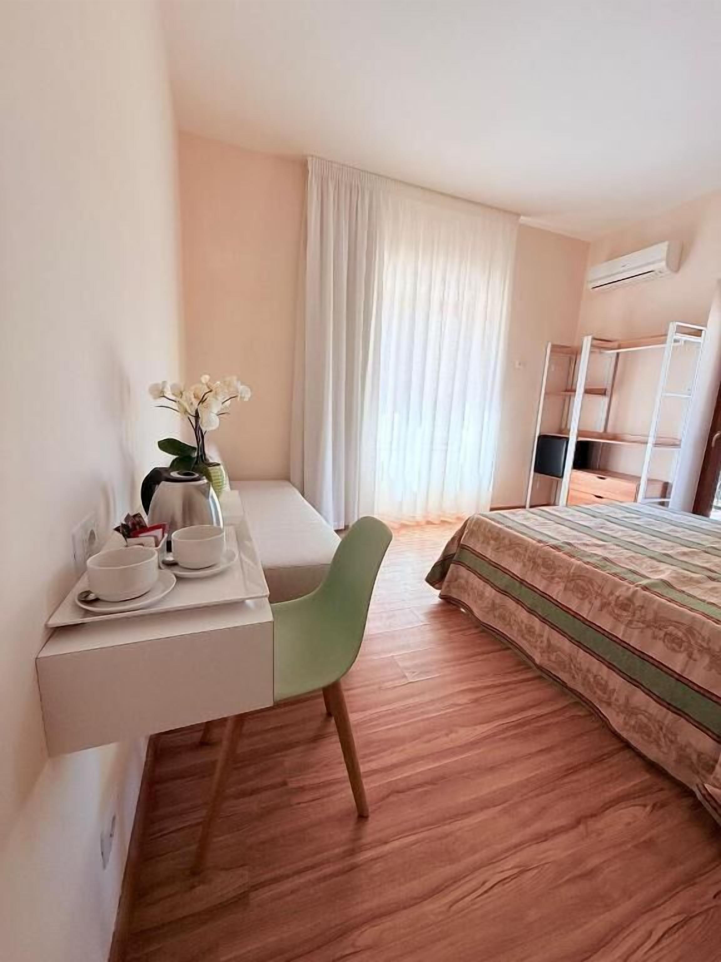 5 bedrooms, WiFi (free)