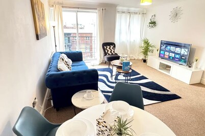 City Centre - Sleeps 2 - Wifi Parking Projector