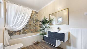 Shower, towels