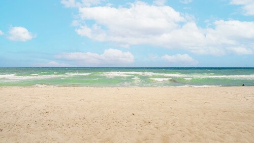 Pompano Beach | Relaxed Pool Retreat | Pool + Beach