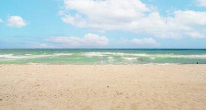 Pompano Beach | Relaxed Pool Retreat | Pool + Beach