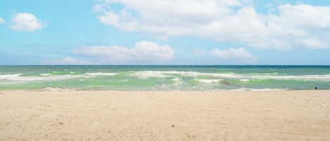 Beach nearby, sun-loungers, beach towels