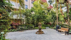 Terrace/patio - Pompano Beach | Tranquil Poolside Stay | Pool + Beach (Pompano Beach)