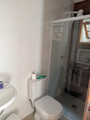 Bathroom - Cozy House in Bertioga (Bertioga)