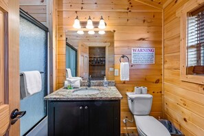 Towels - Gatlinburg Cabin Near Downtown | Views, Theater, Game Room, Hot Tub, Resort Pool (Gatlinburg)