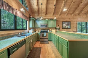 Fridge, microwave, oven, stovetop - Mountain Magic | Hot Tub, Game Room, Near Parkway, Dollywood & National Park (Sevierville)