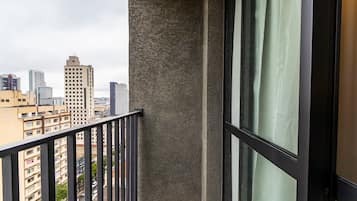 Apartamento exclusivo, 1 cama de casal, para não fumantes, sem serviço de arrumação | Terraço/pátio